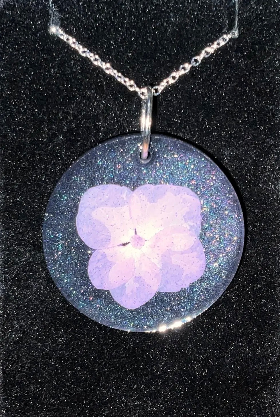 Light Pink Vinca Flower Necklace