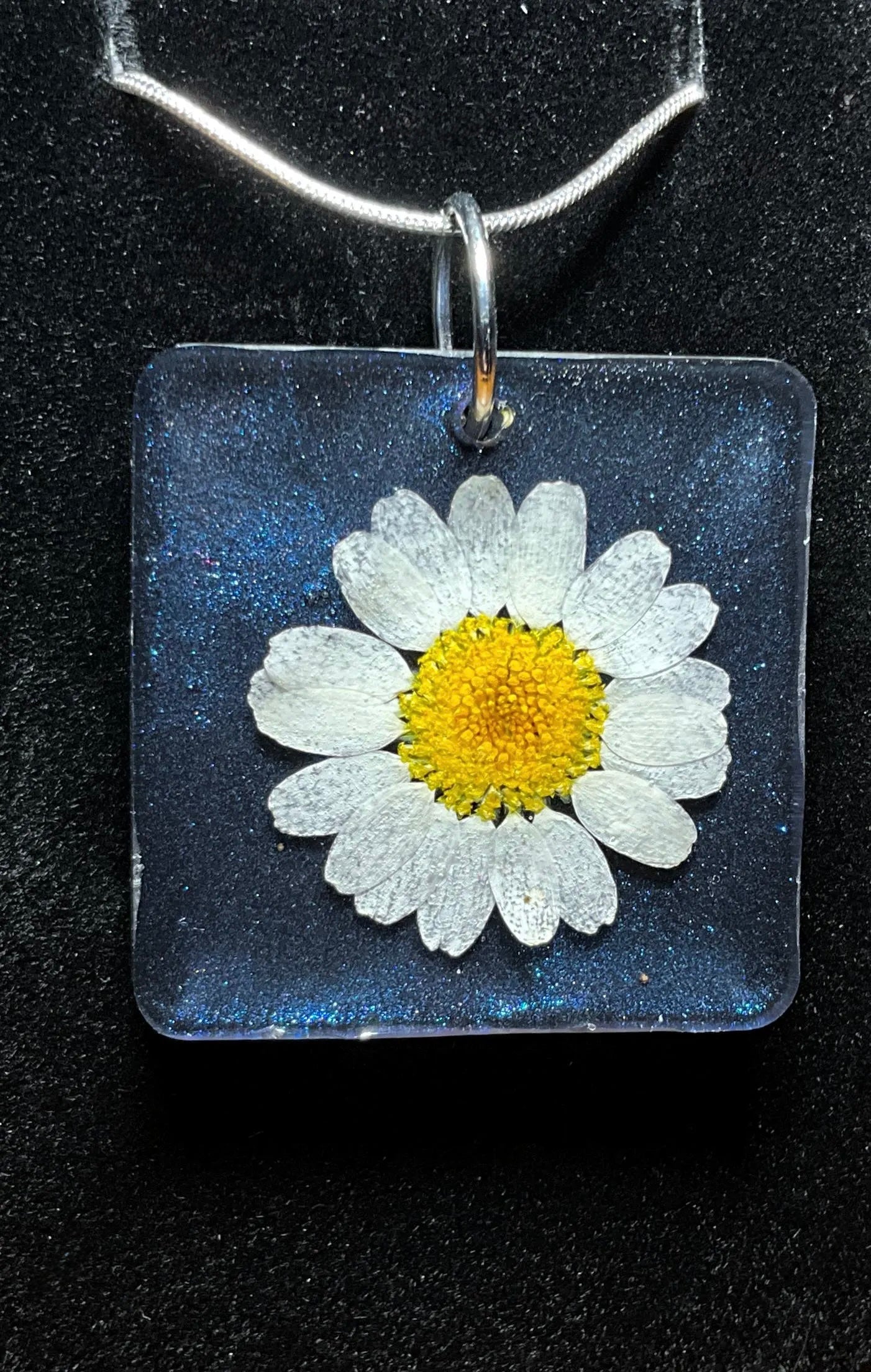 White Daisy Flower Necklace