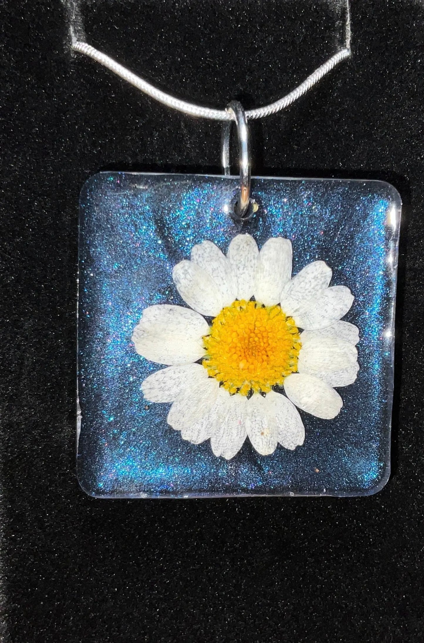 White Daisy Flower Necklace
