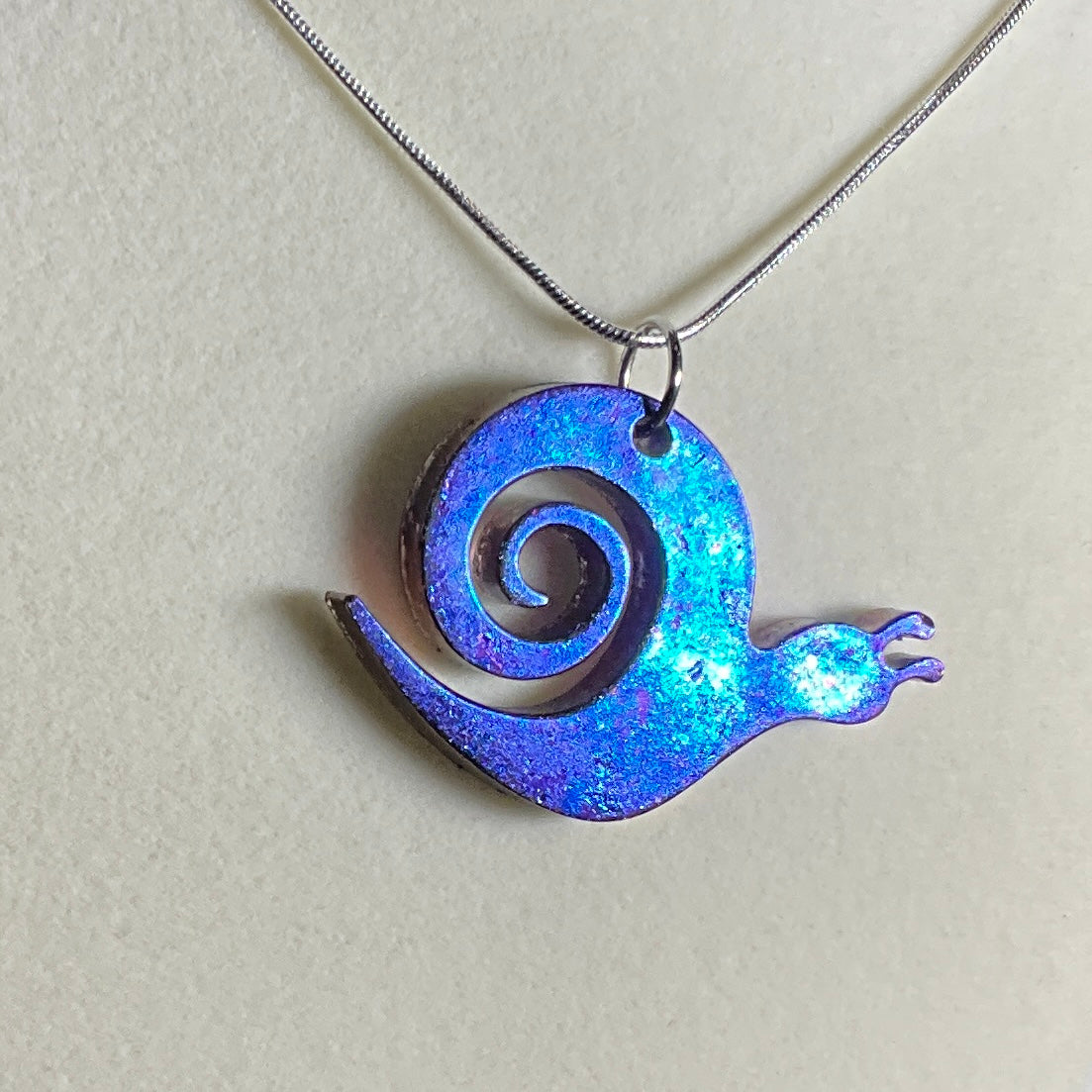 Color-Shift Snail Necklace