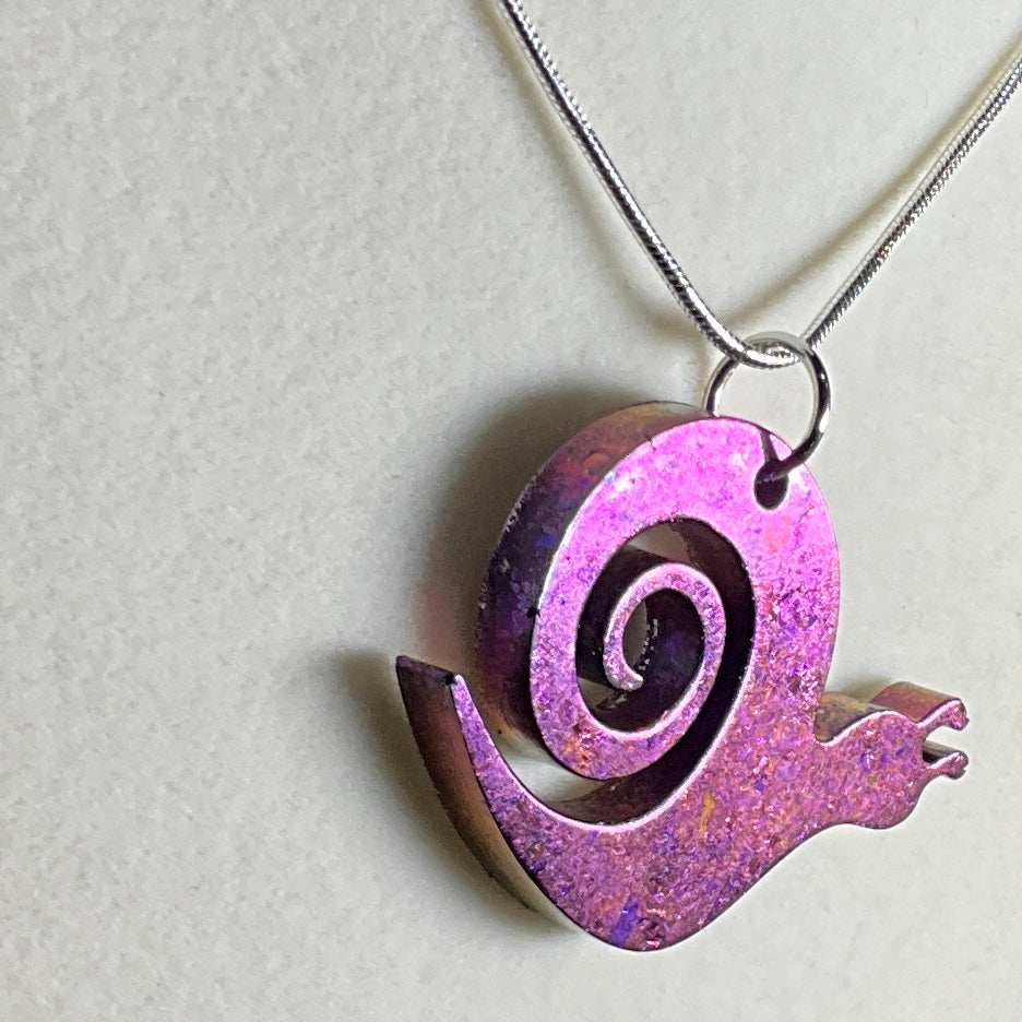 Color-Shift Snail Necklace