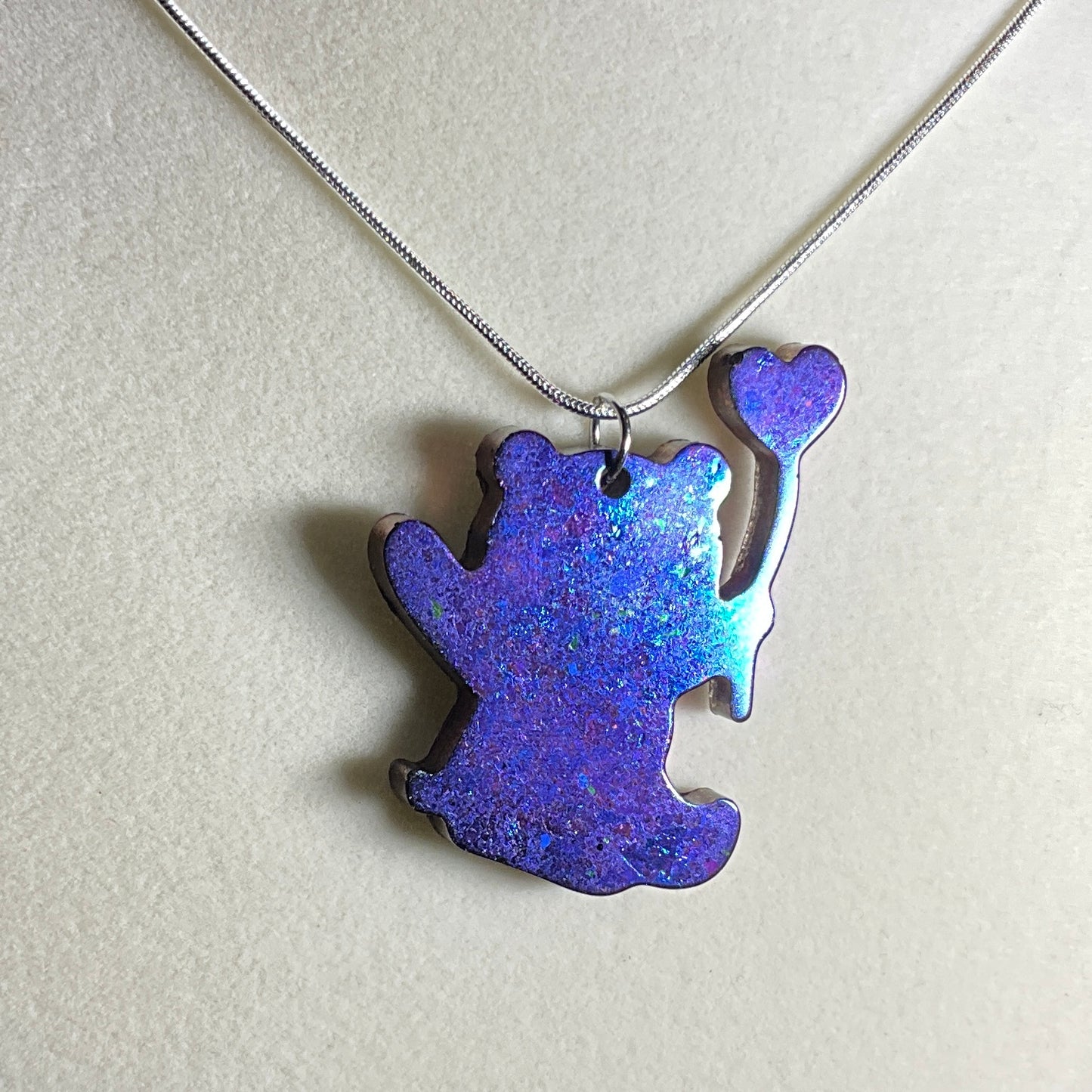 Color-Shift Teddy Bear with Baloon Necklace