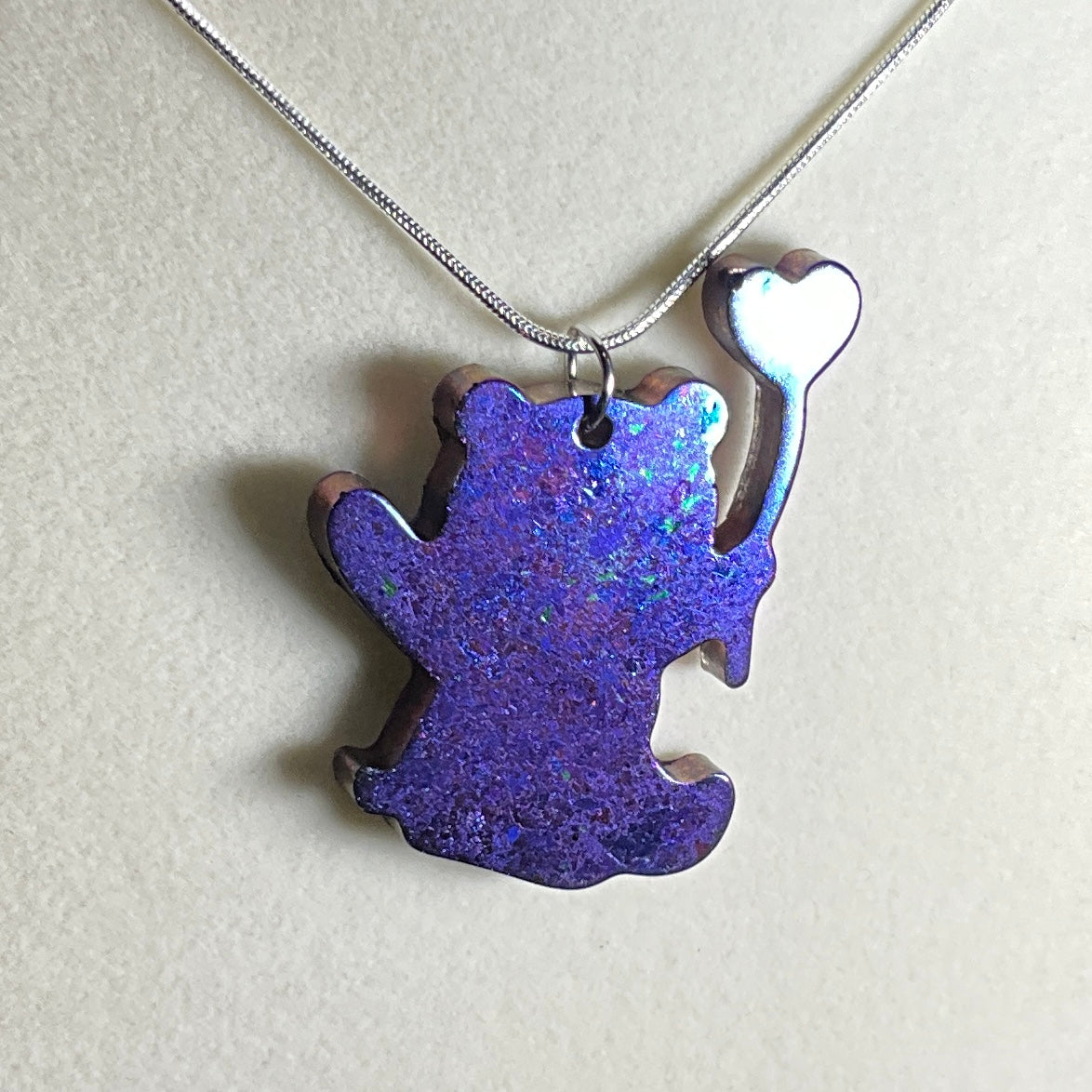 Color-Shift Teddy Bear with Baloon Necklace