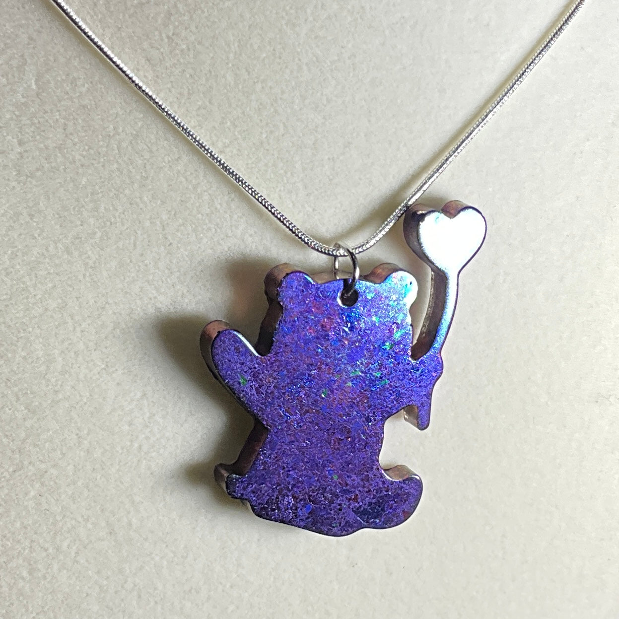 Color-Shift Teddy Bear with Baloon Necklace