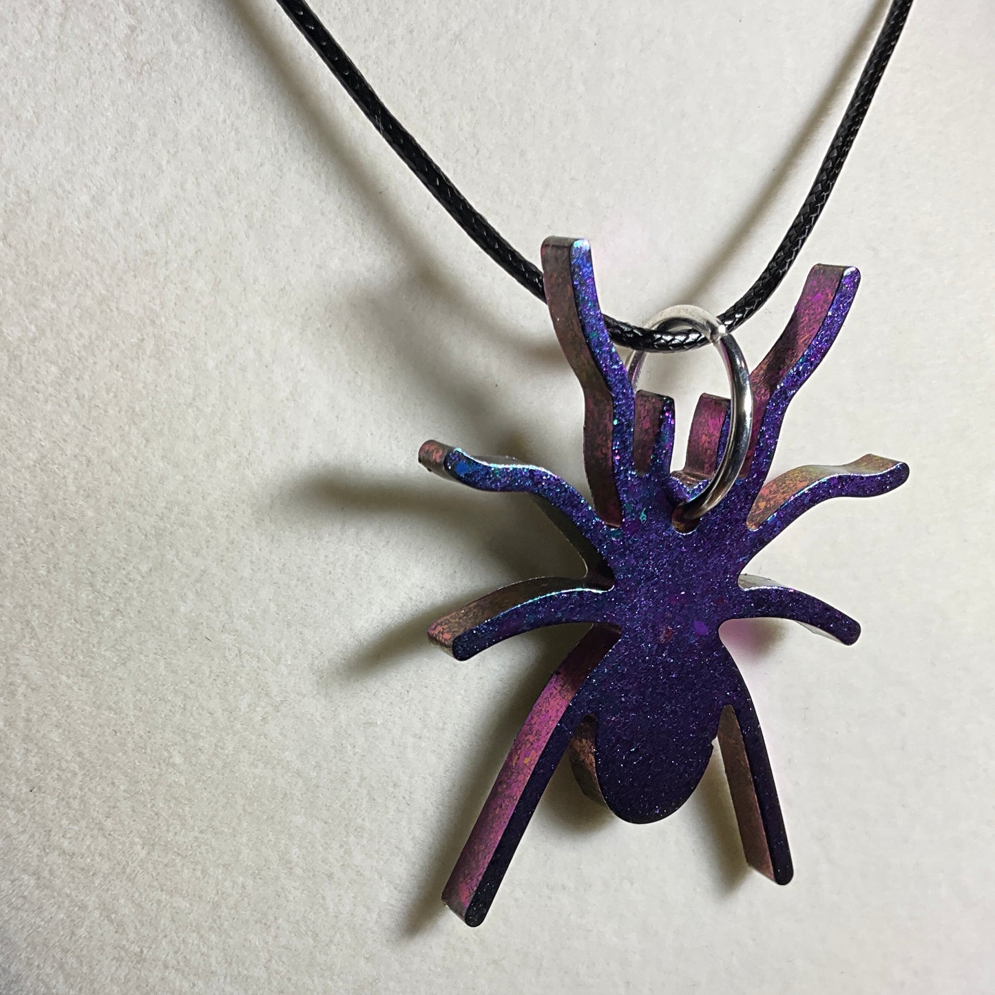 Color-Shift Spider Necklace
