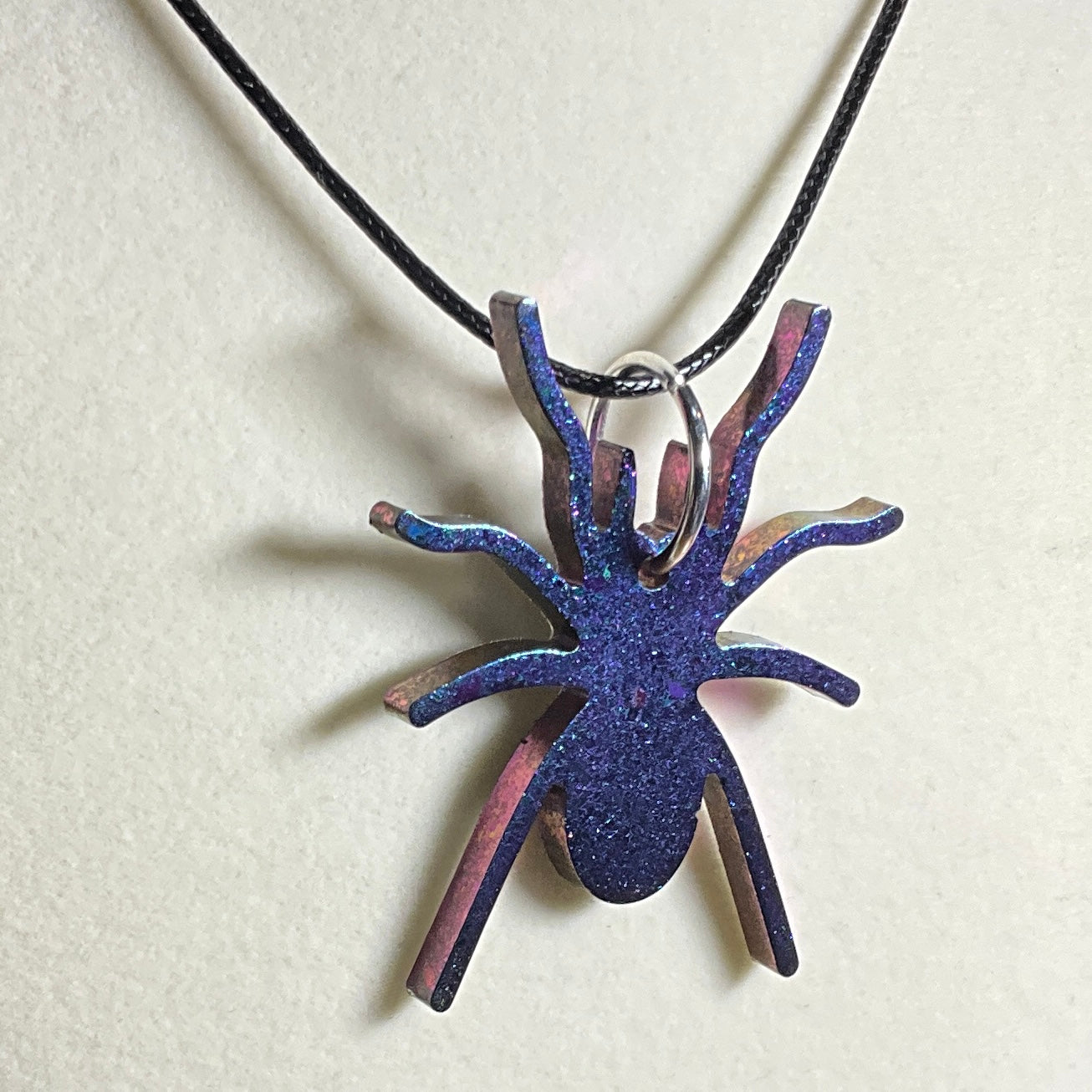 Color-Shift Spider Necklace