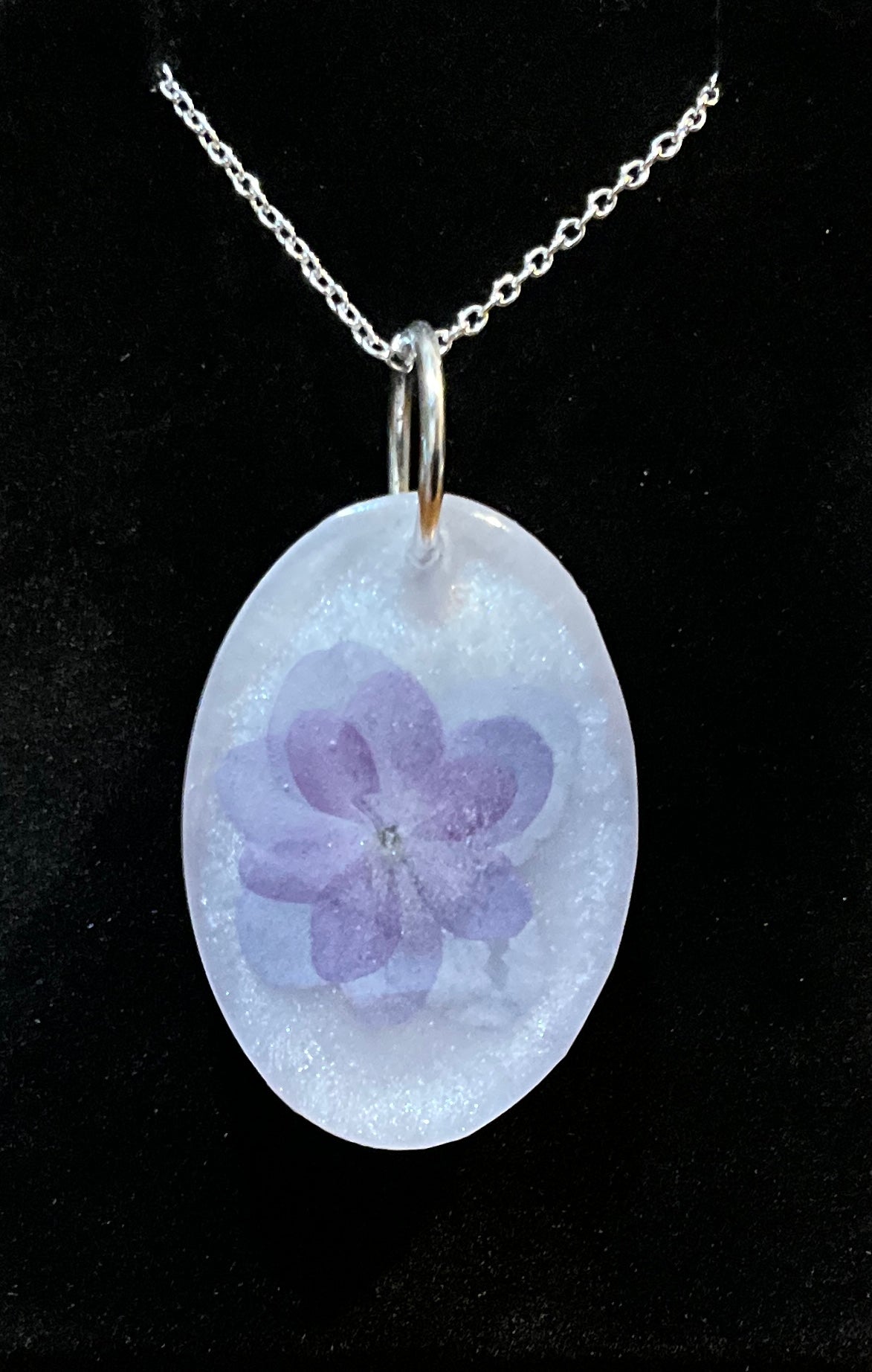 Pale Purple Flower Shimmery Necklace