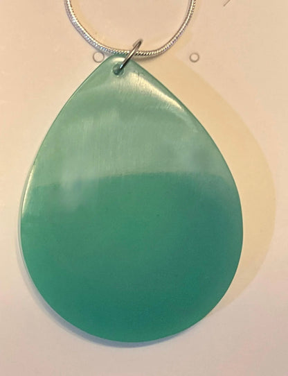 Color Changing Large Teardrop Necklace - Green/Lime