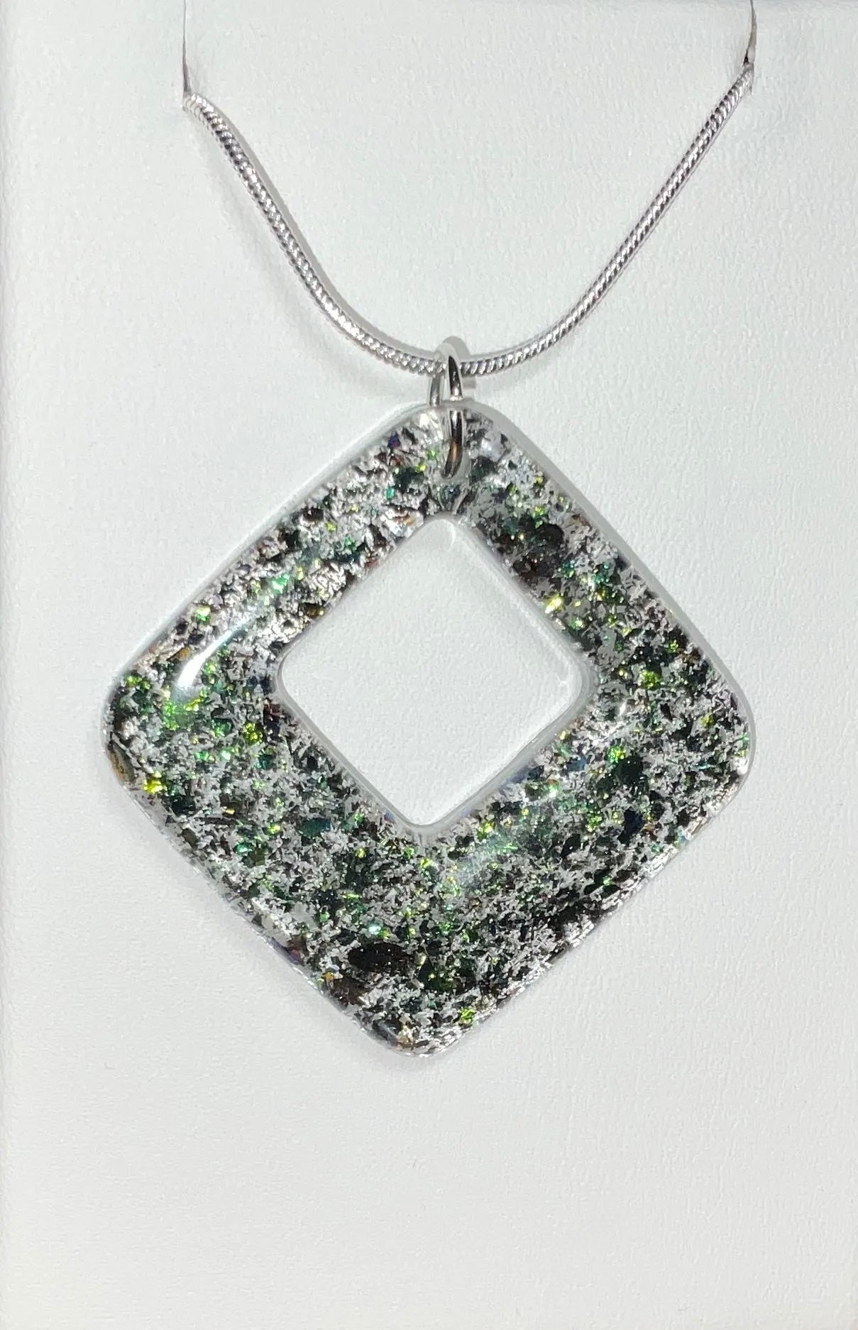 Diamond Shapped Color-Shift Necklace