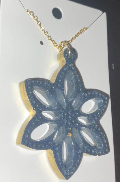 Flower Necklace on Cable Chain