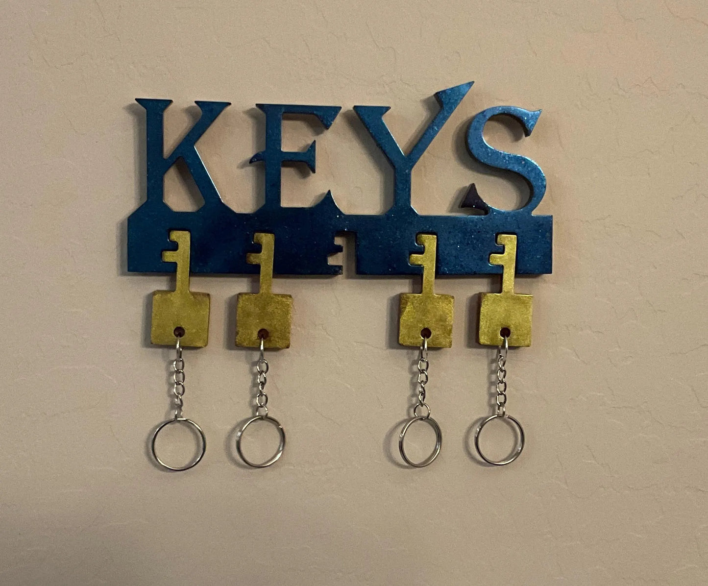 Key Holder Wall Decor w/5 Keychains