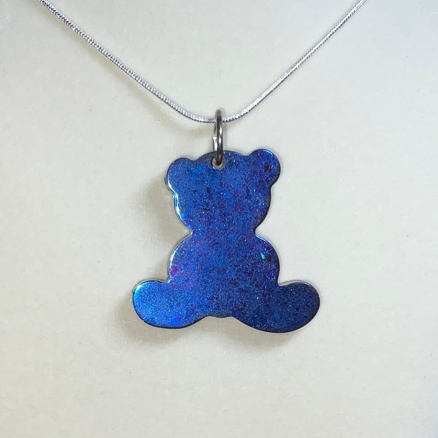 Color-Shift Sitting Teddy Bear Necklace