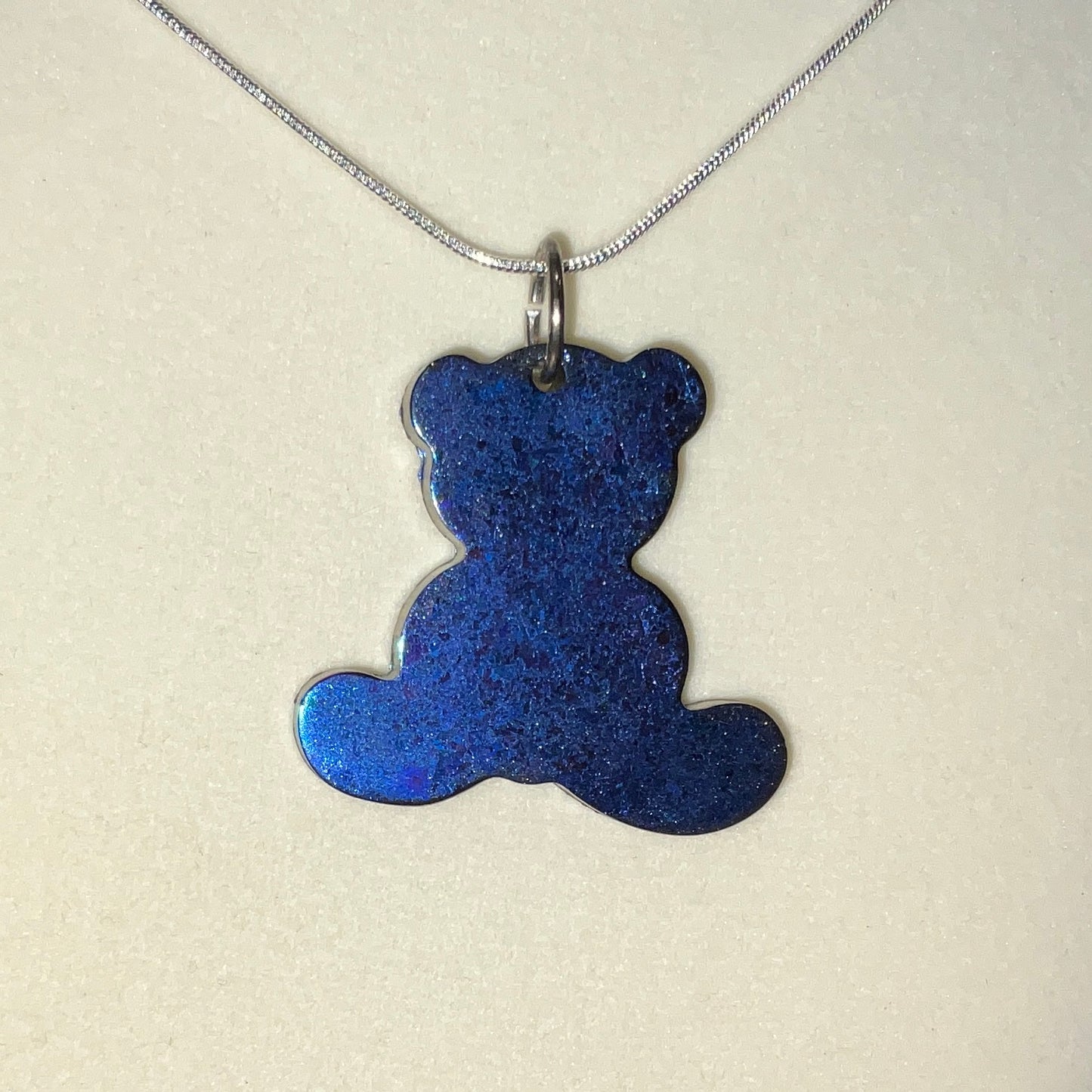 Color-Shift Sitting Teddy Bear Necklace