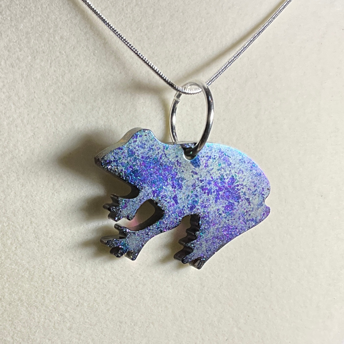 Color-Shift Frog Necklace