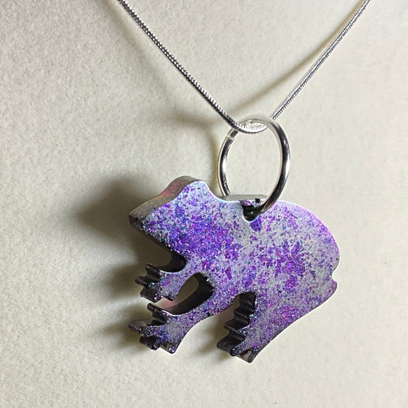 Color-Shift Frog Necklace