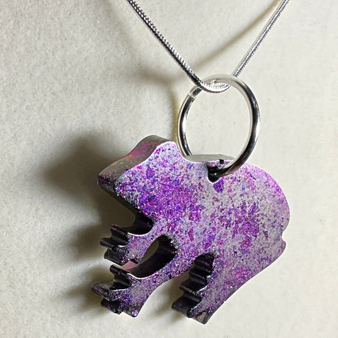 Color-Shift Frog Necklace