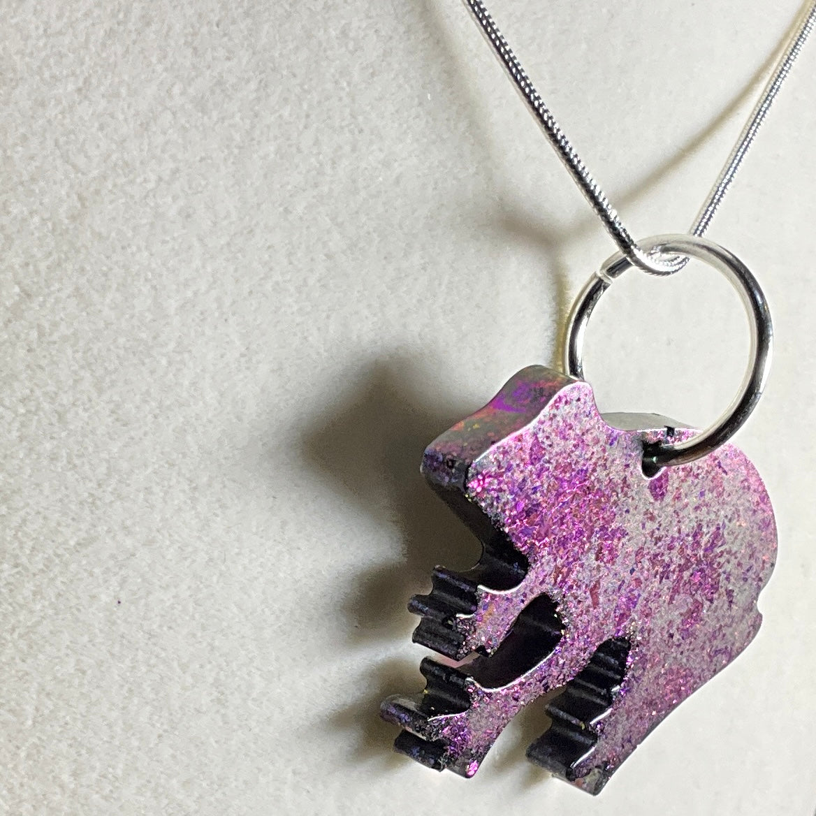 Color-Shift Frog Necklace