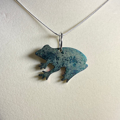 Color-Shift Frog Necklace