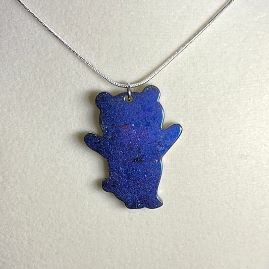 Color-Shift Hug Bear Necklace