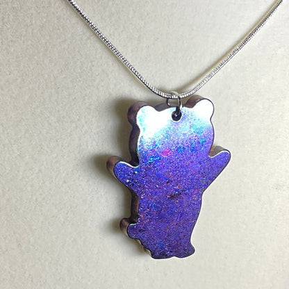 Color-Shift Hug Bear Necklace