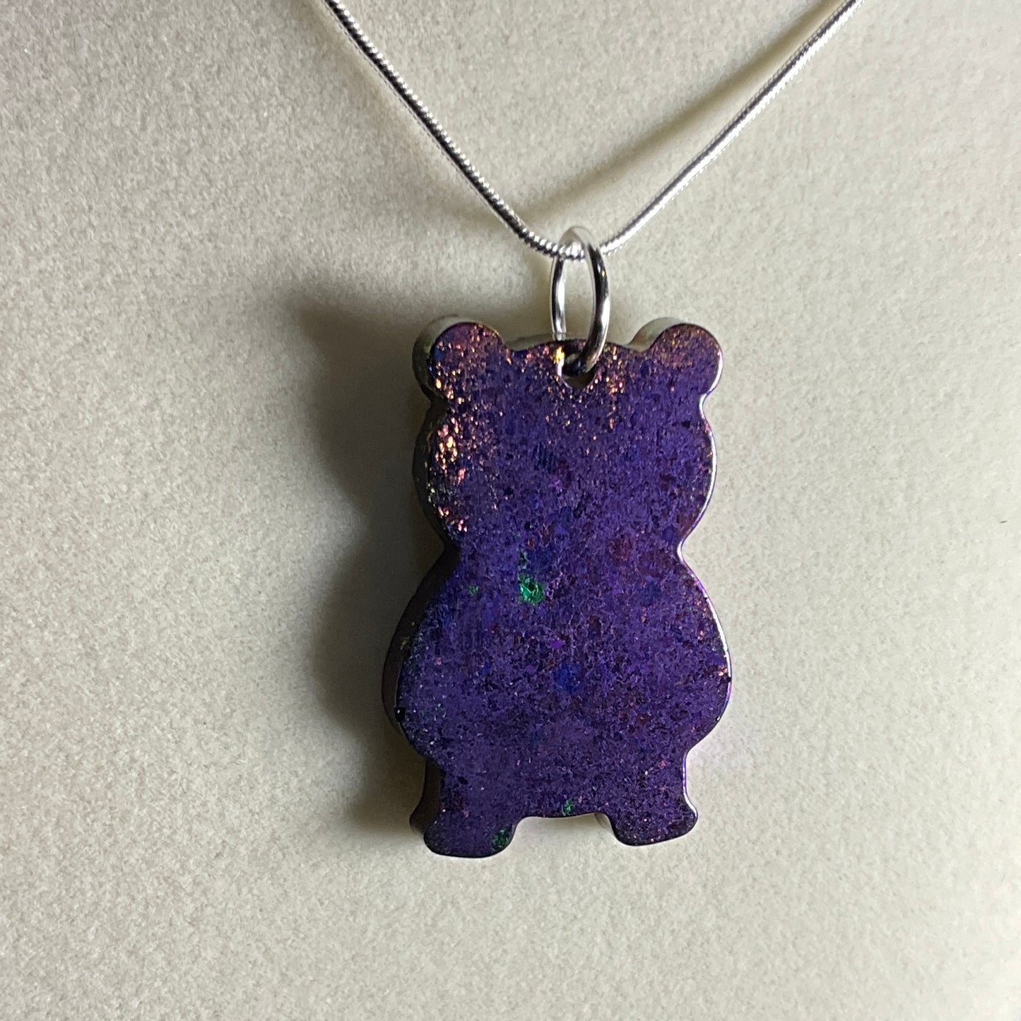 Color-Shift Bear Necklace