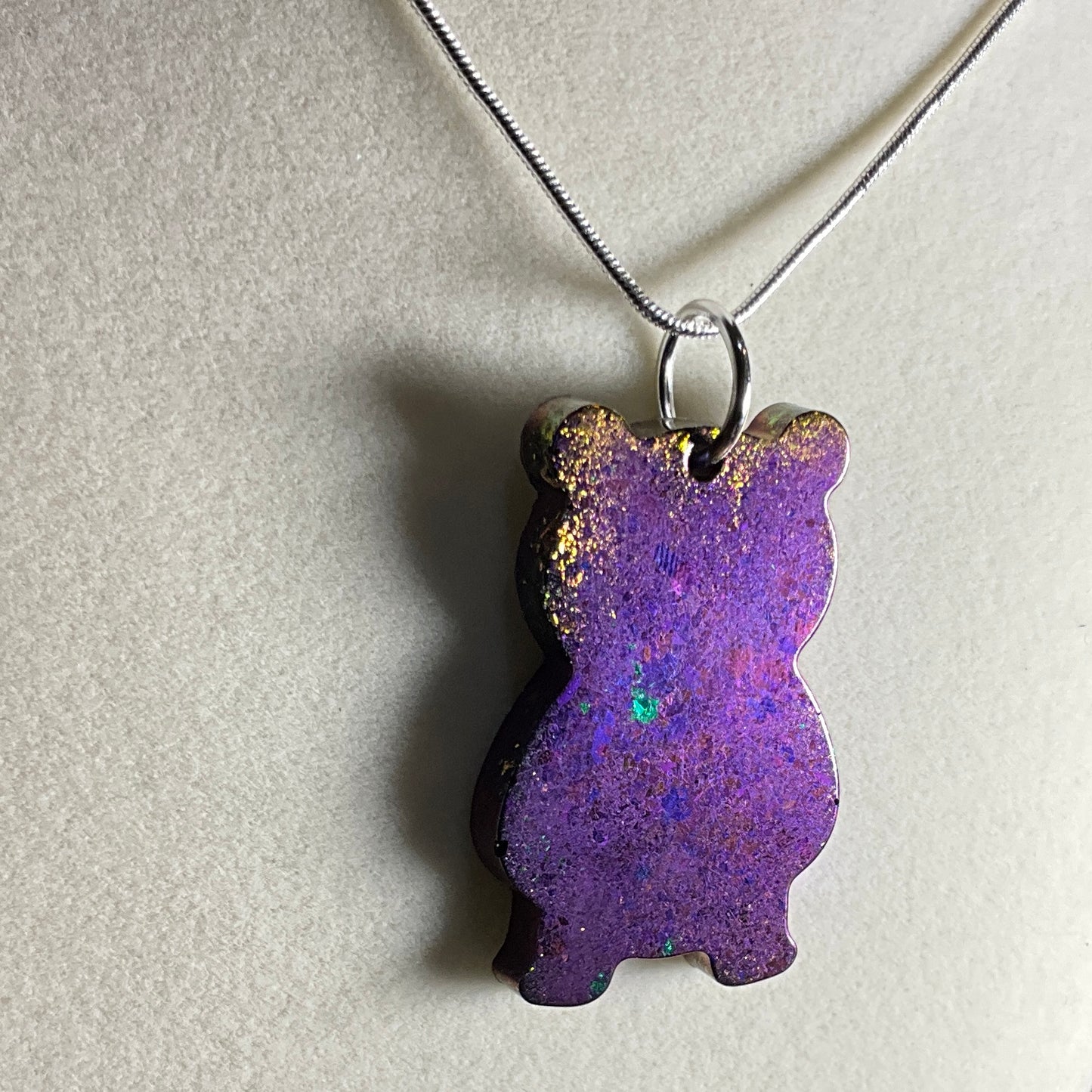 Color-Shift Bear Necklace